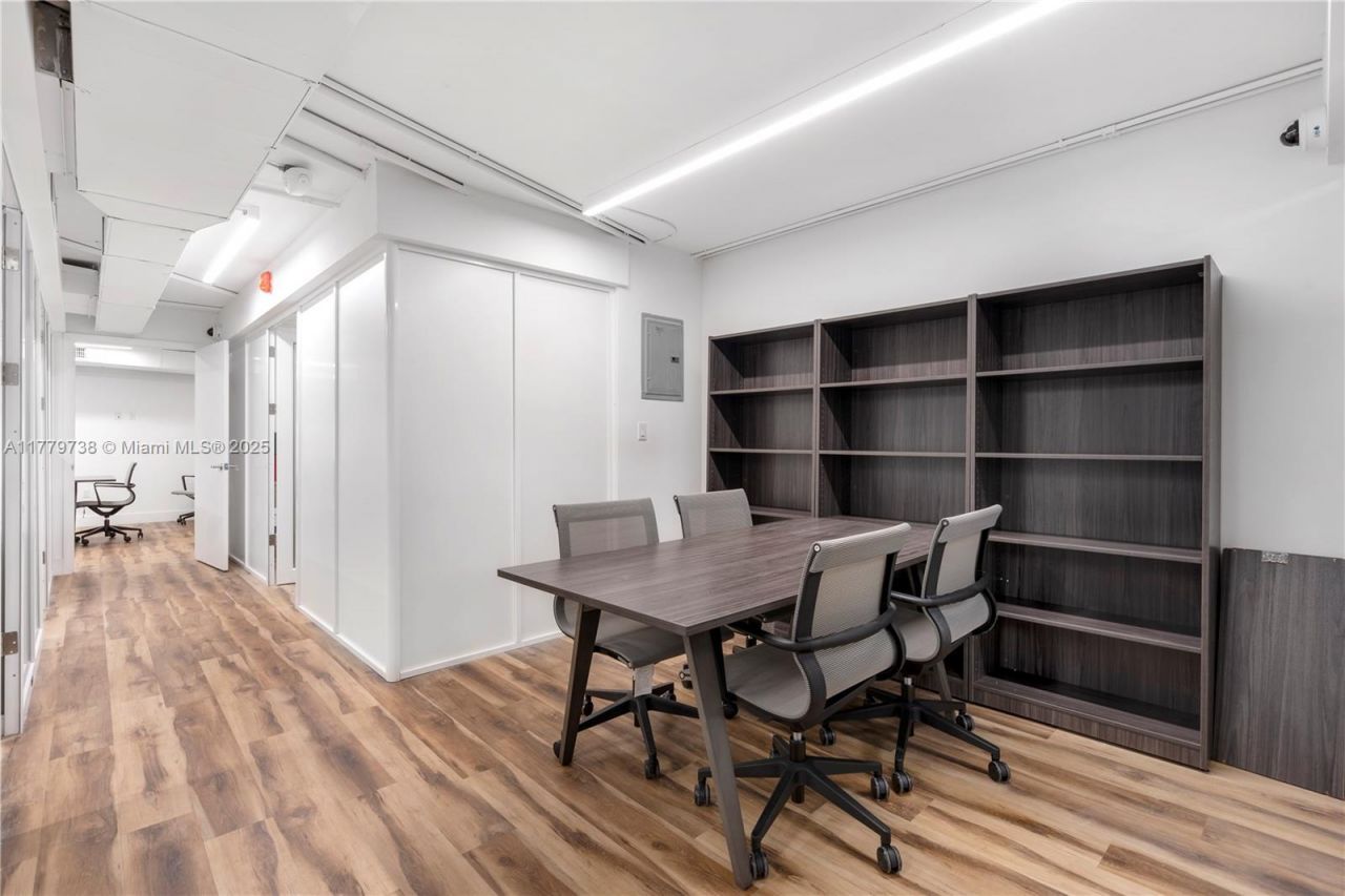 13499 Biscayne Blvd, Unit CUM5, North Miami, FL 33181 Photo