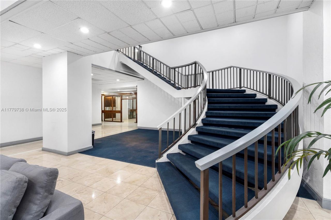 13499 Biscayne Blvd, Unit CUM5, North Miami, FL 33181 Photo