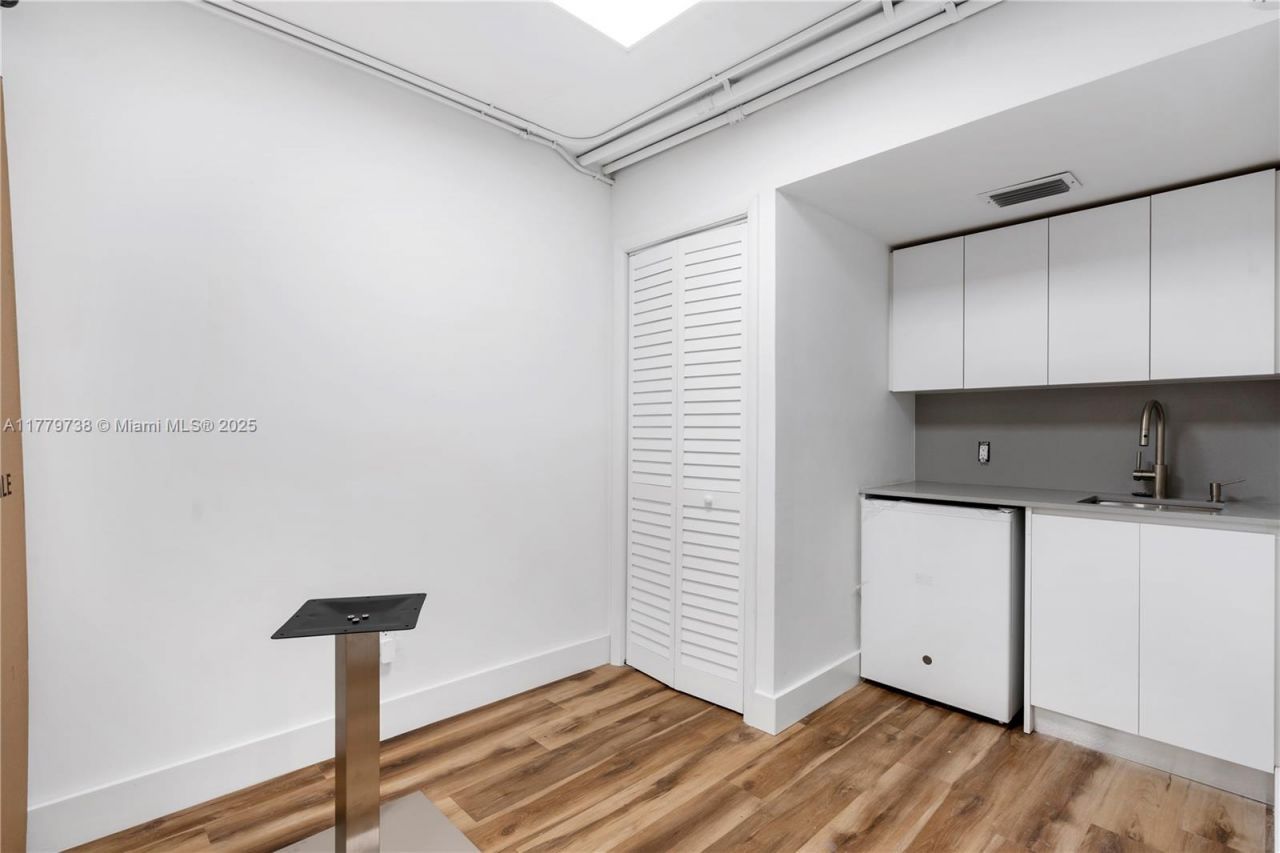 13499 Biscayne Blvd, Unit CUM5, North Miami, FL 33181 Photo