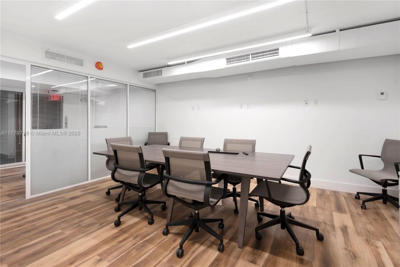 13499 Biscayne Blvd, Unit CUM5, North Miami, FL 33181 Photo