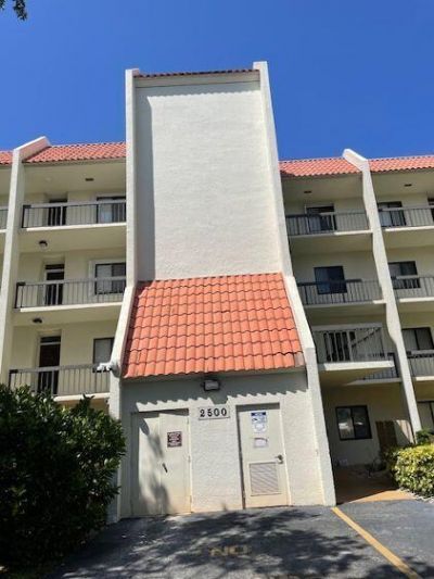2500 Presidential Way, Unit 405, West Palm Beach, FL 33401 Photo
