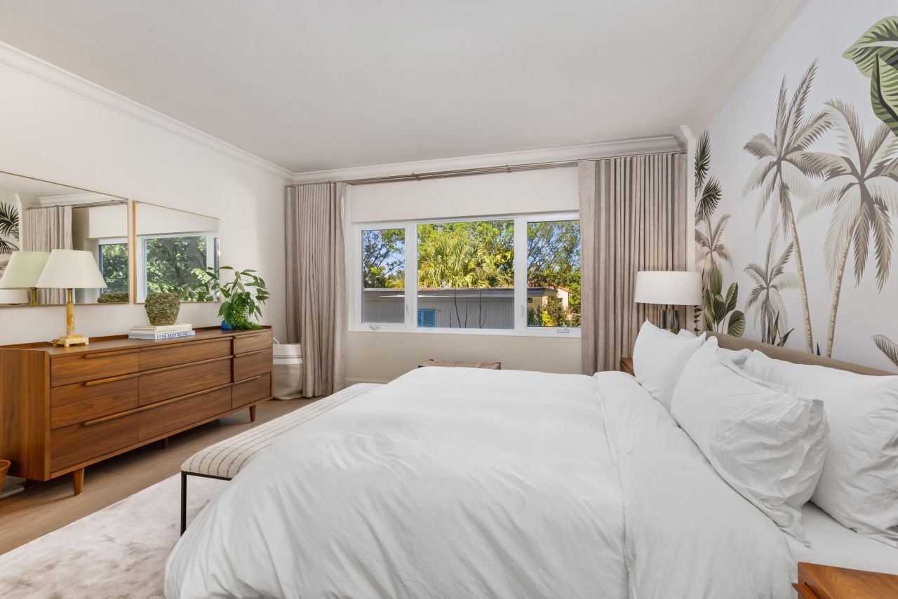 250 Bradley Place, Unit 307, Palm Beach, FL 33480 Photo