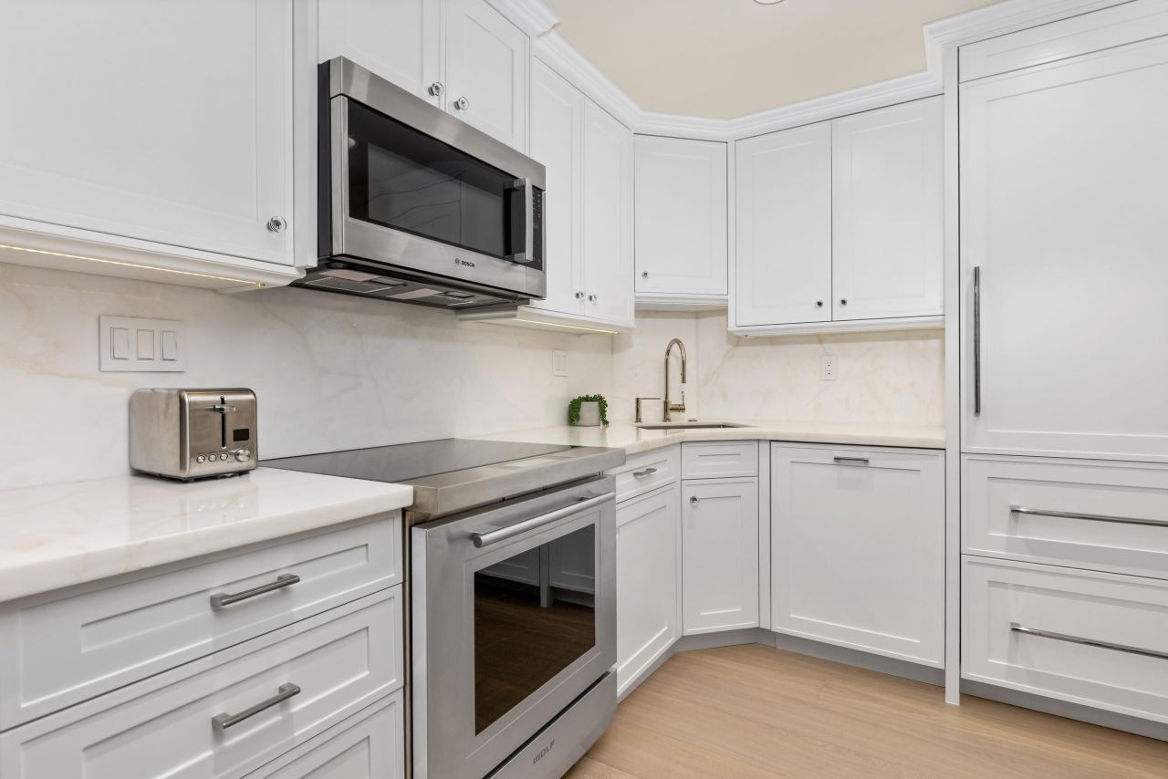 250 Bradley Place, Unit 307, Palm Beach, FL 33480 Photo