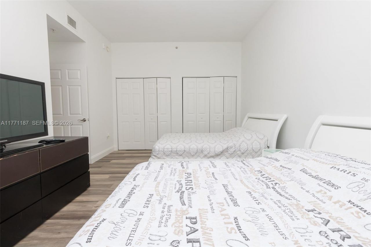 3001 NE 185th St, Unit 113, Aventura, FL 33180 Photo