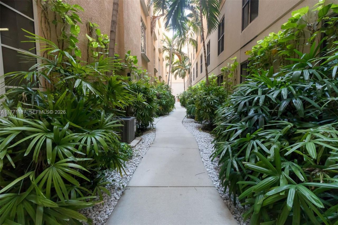 3001 NE 185th St, Unit 113, Aventura, FL 33180 Photo