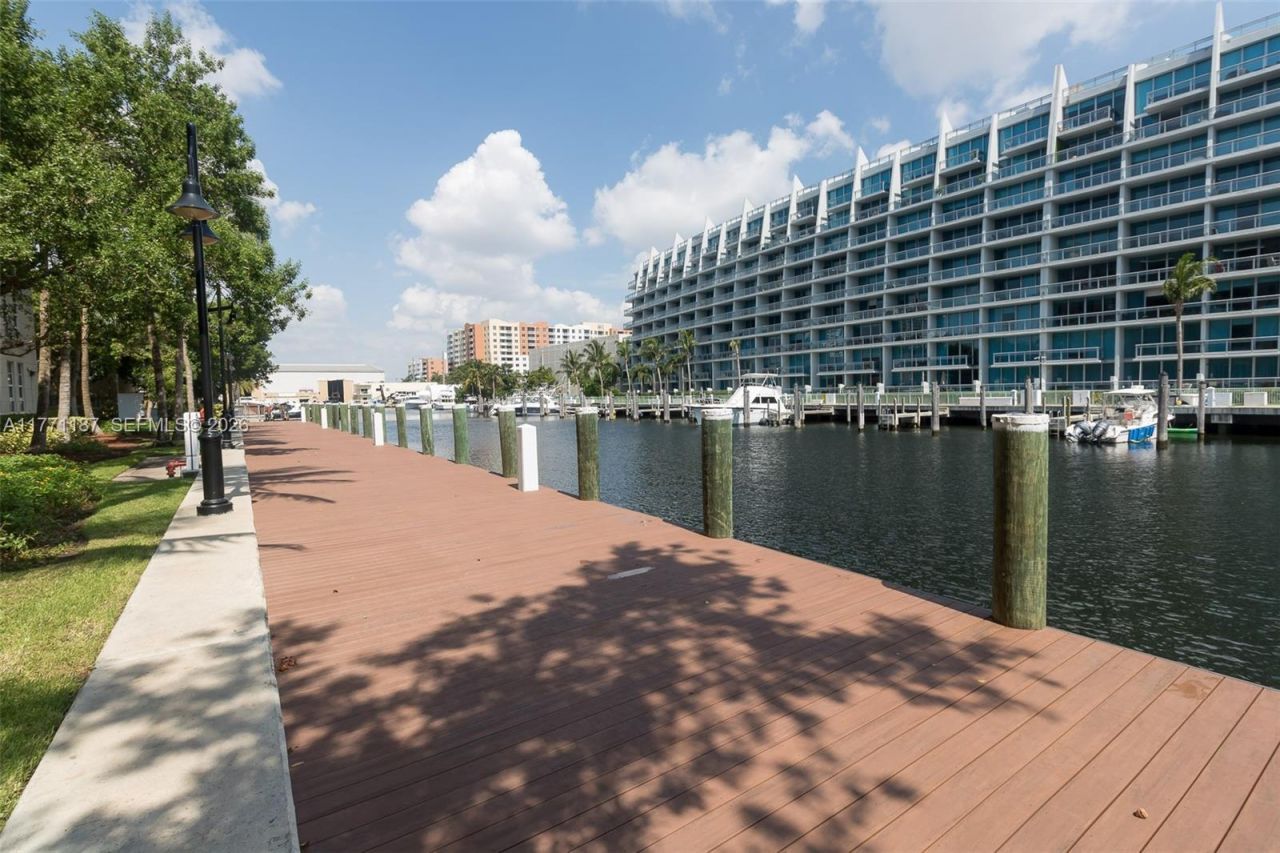 3001 NE 185th St, Unit 113, Aventura, FL 33180 Photo