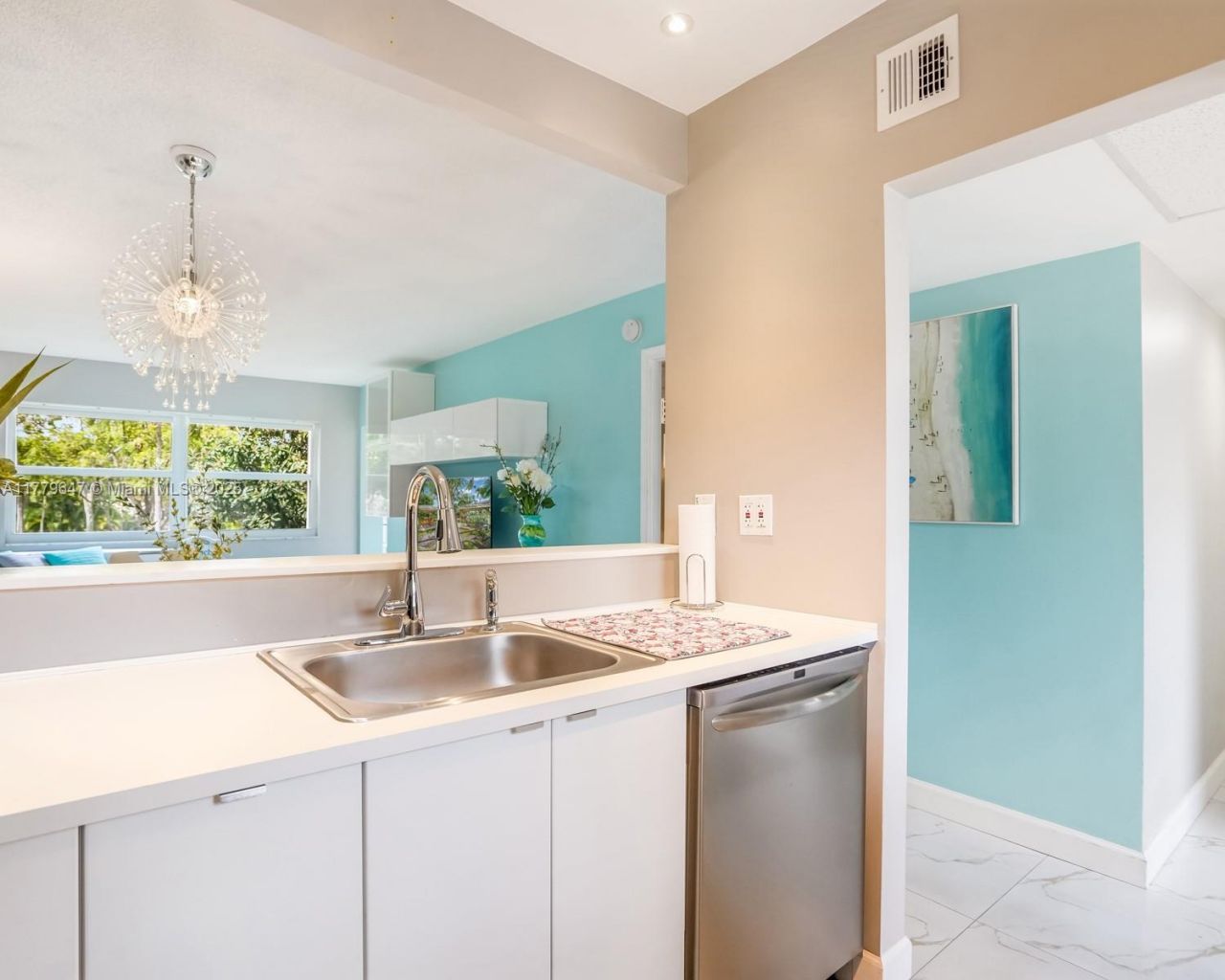 5121 W Oakland Park Blvd, Unit 205, Lauderdale Lakes, FL 33313 Photo