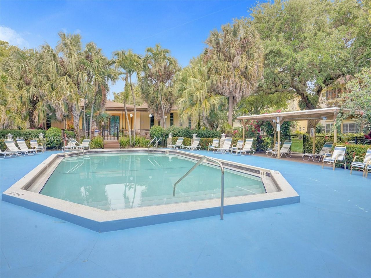 5121 W Oakland Park Blvd, Unit 205, Lauderdale Lakes, FL 33313 Photo