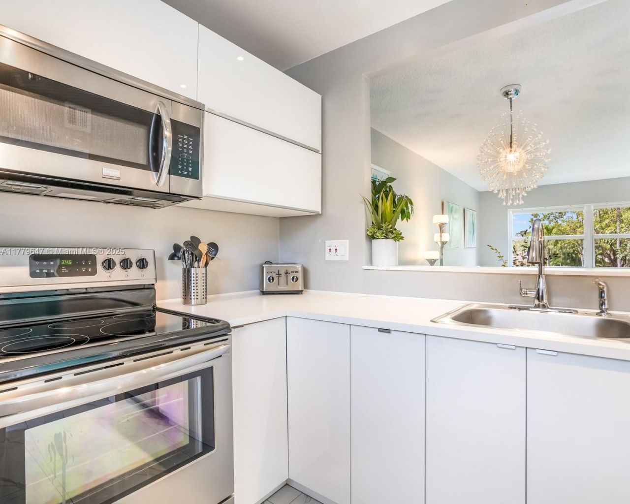 5121 W Oakland Park Blvd, Unit 205, Lauderdale Lakes, FL 33313 Photo