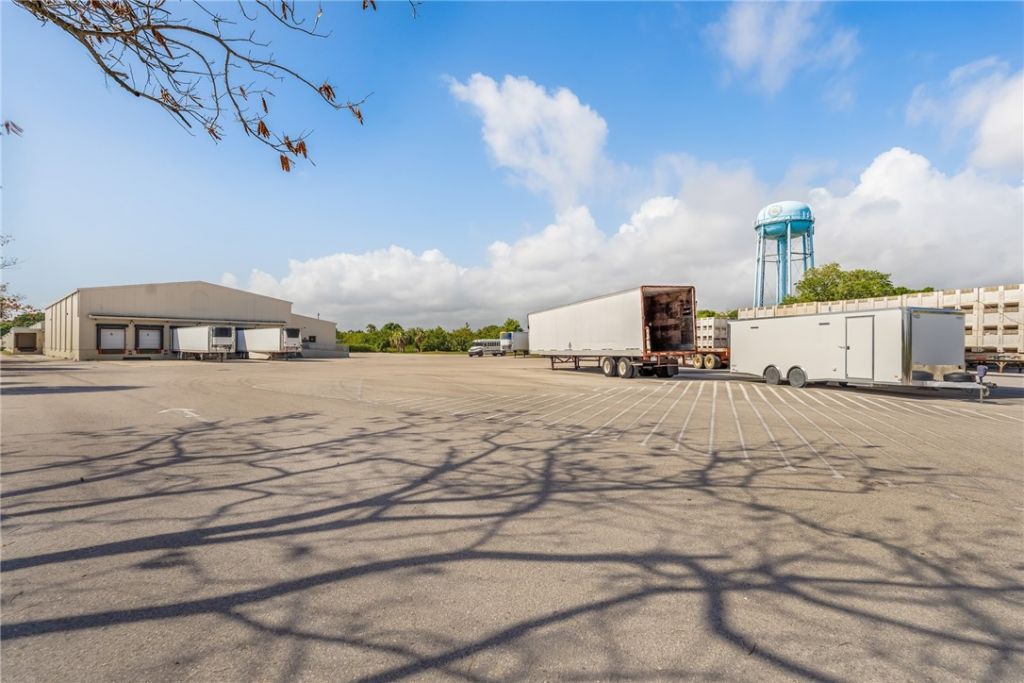 2600 45th Street, Vero Beach, FL 32967 Photo