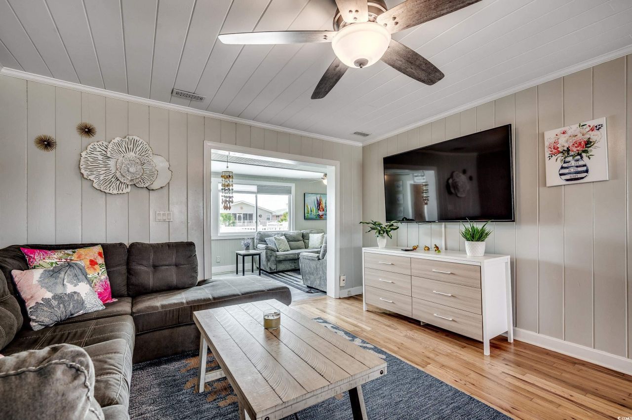 329 46th Ave. N Photo 17