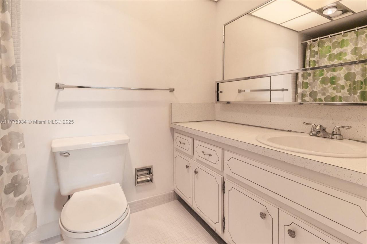 2500 NE 48th Ln, Unit 802, Fort Lauderdale, FL 33308 Photo