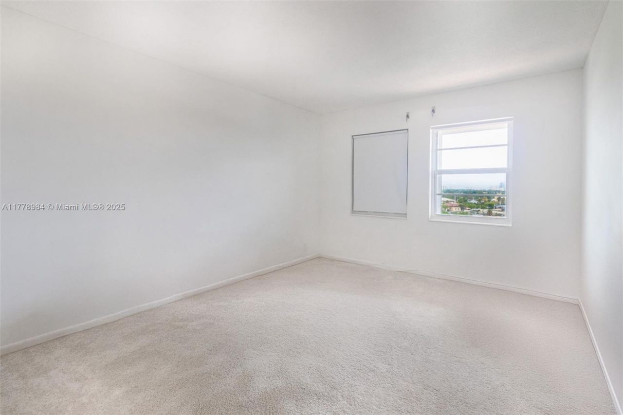 2500 NE 48th Ln, Unit 802, Fort Lauderdale, FL 33308 Photo