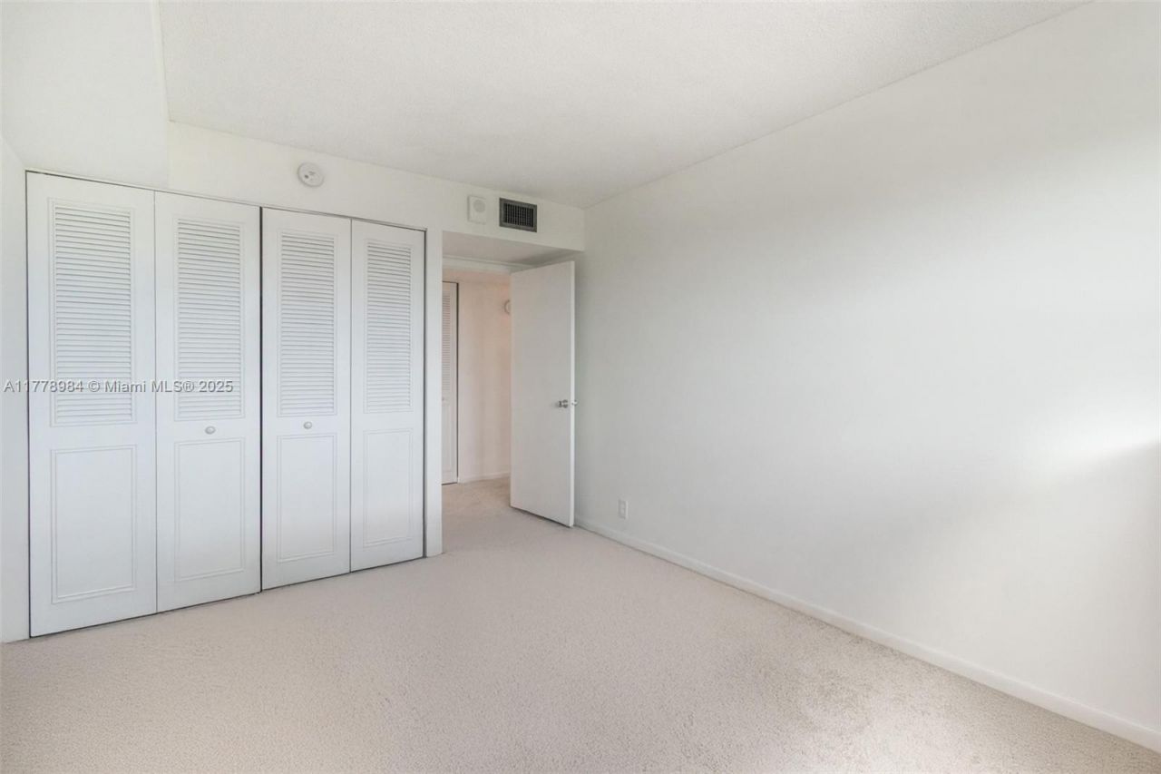 2500 NE 48th Ln, Unit 802, Fort Lauderdale, FL 33308 Photo