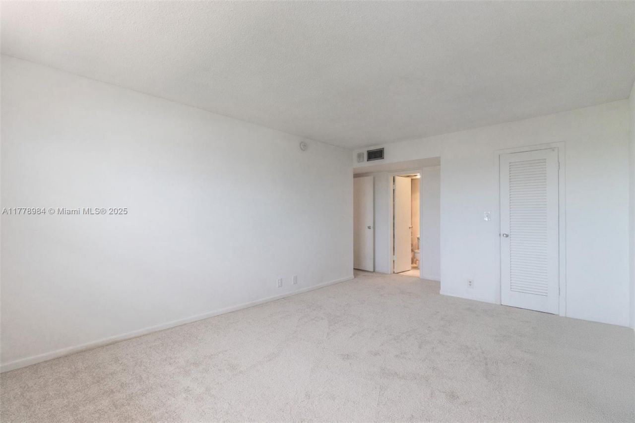 2500 NE 48th Ln, Unit 802, Fort Lauderdale, FL 33308 Photo