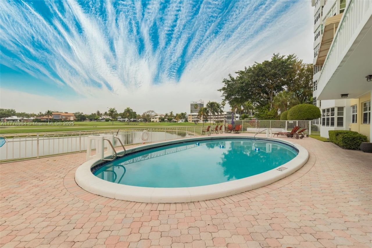 2500 NE 48th Ln, Unit 802, Fort Lauderdale, FL 33308 Photo