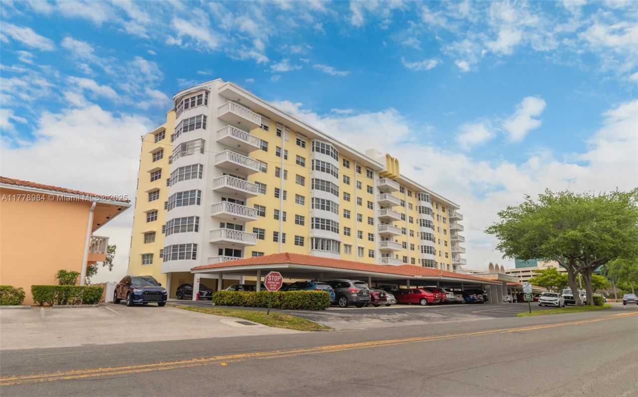 2500 NE 48th Ln, Unit 802, Fort Lauderdale, FL 33308 Photo