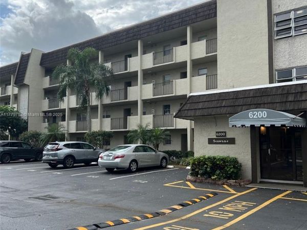 6200 NW 44th St, Unit 204, Lauderhill, FL 33319