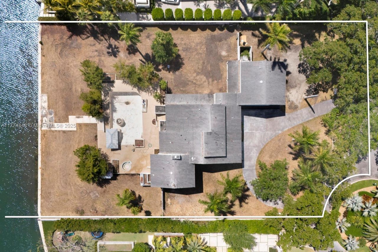 30 Leucadendra Dr, Coral Gables, FL 33156 Photo