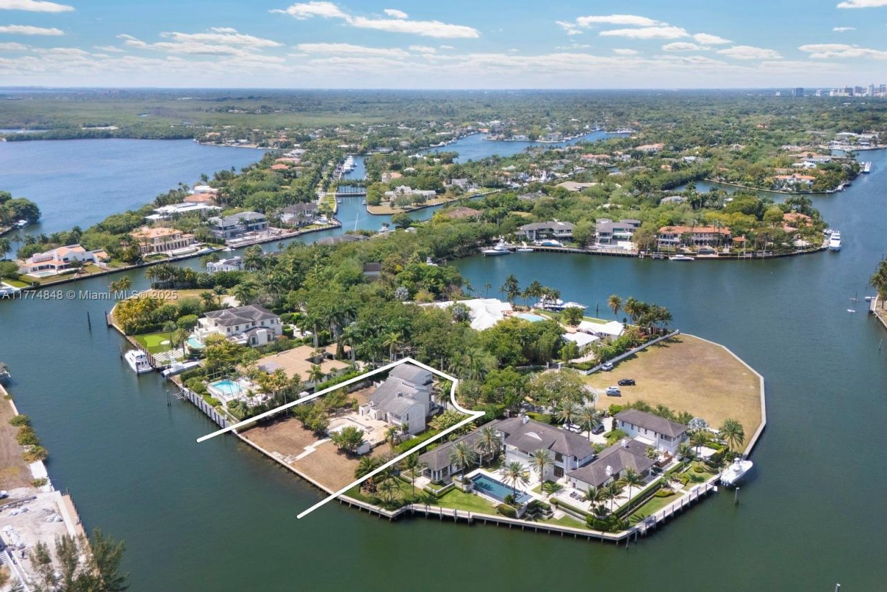 30 Leucadendra Dr, Coral Gables, FL 33156 Photo