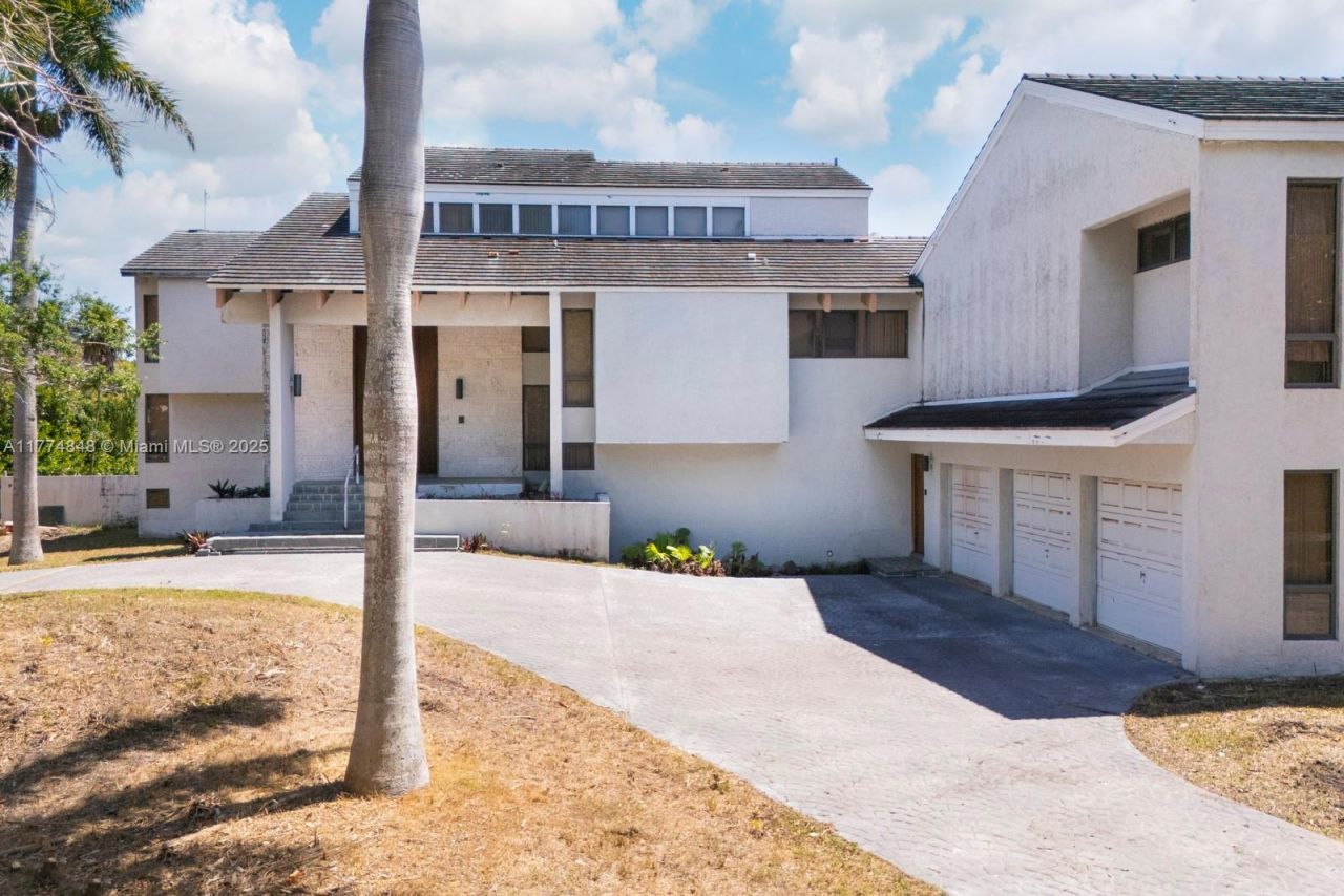 30 Leucadendra Dr, Coral Gables, FL 33156 Photo