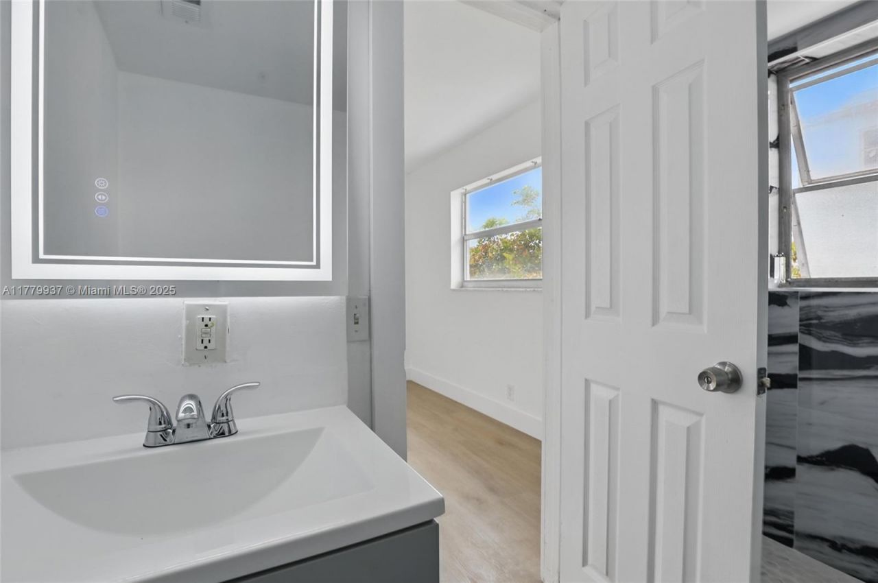 8540 N Sherman Cir, Unit 408, Miramar, FL 33025 Photo