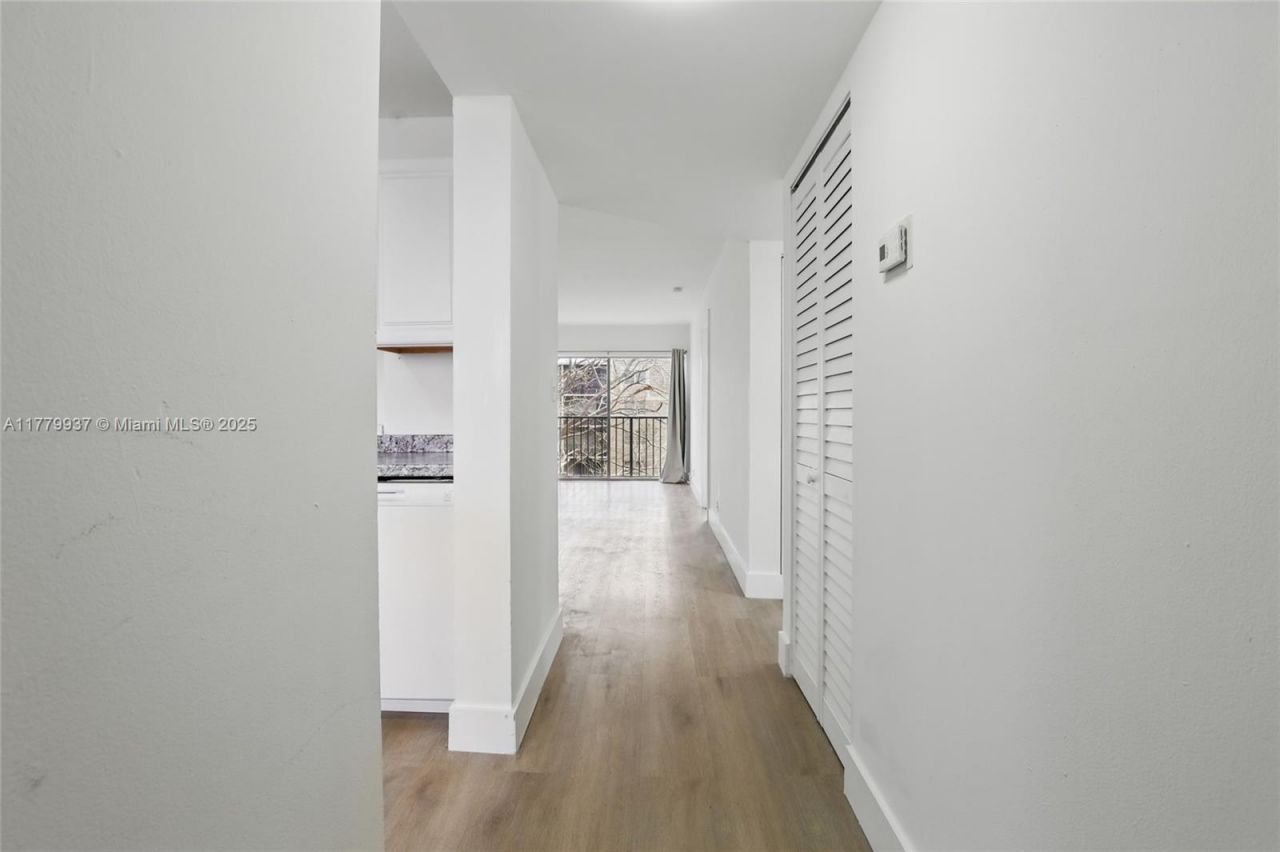 8540 N Sherman Cir, Unit 408, Miramar, FL 33025 Photo