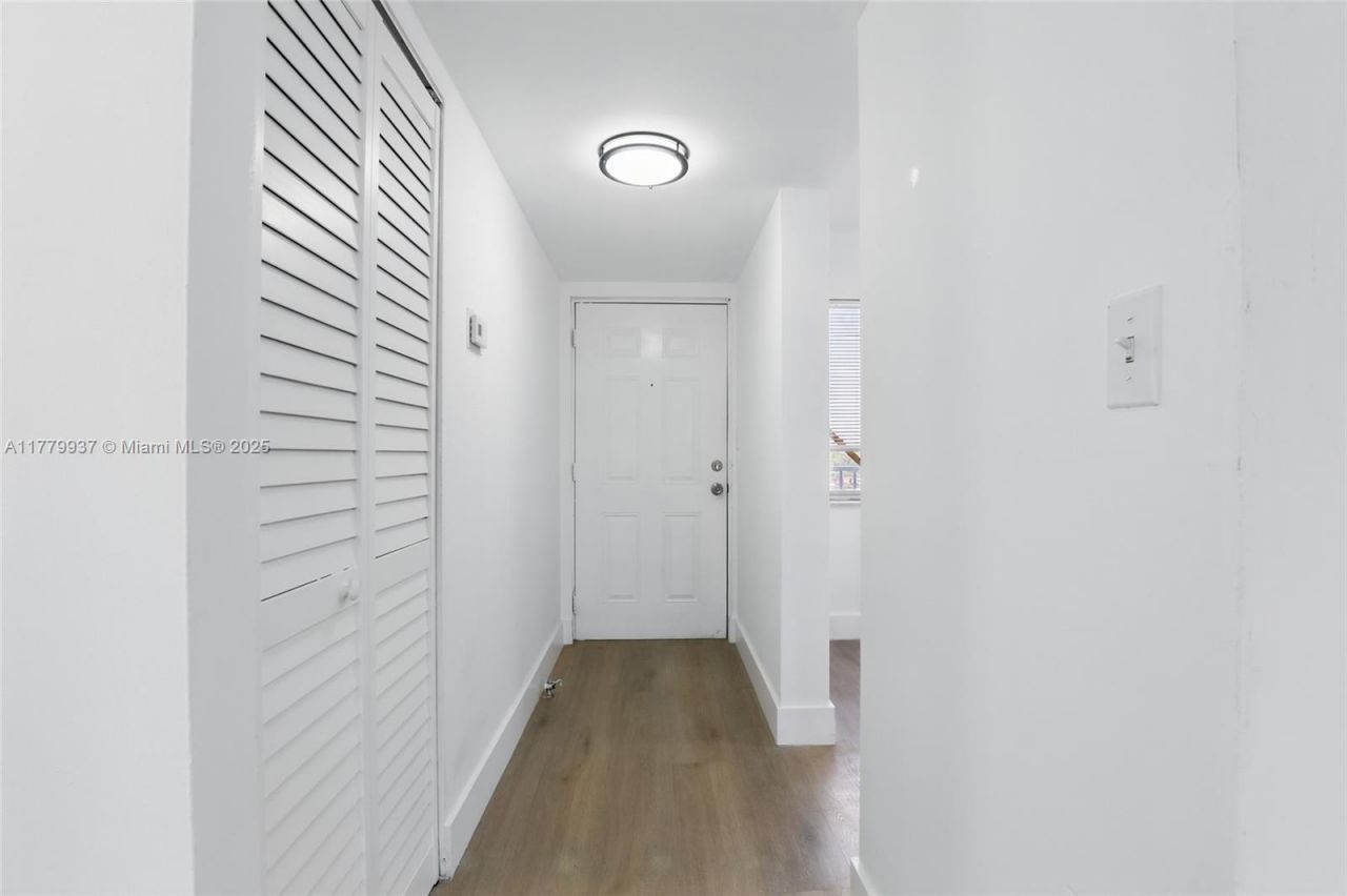 8540 N Sherman Cir, Unit 408, Miramar, FL 33025 Photo