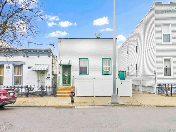 1623 George Street, Ridgewood, NY 11385