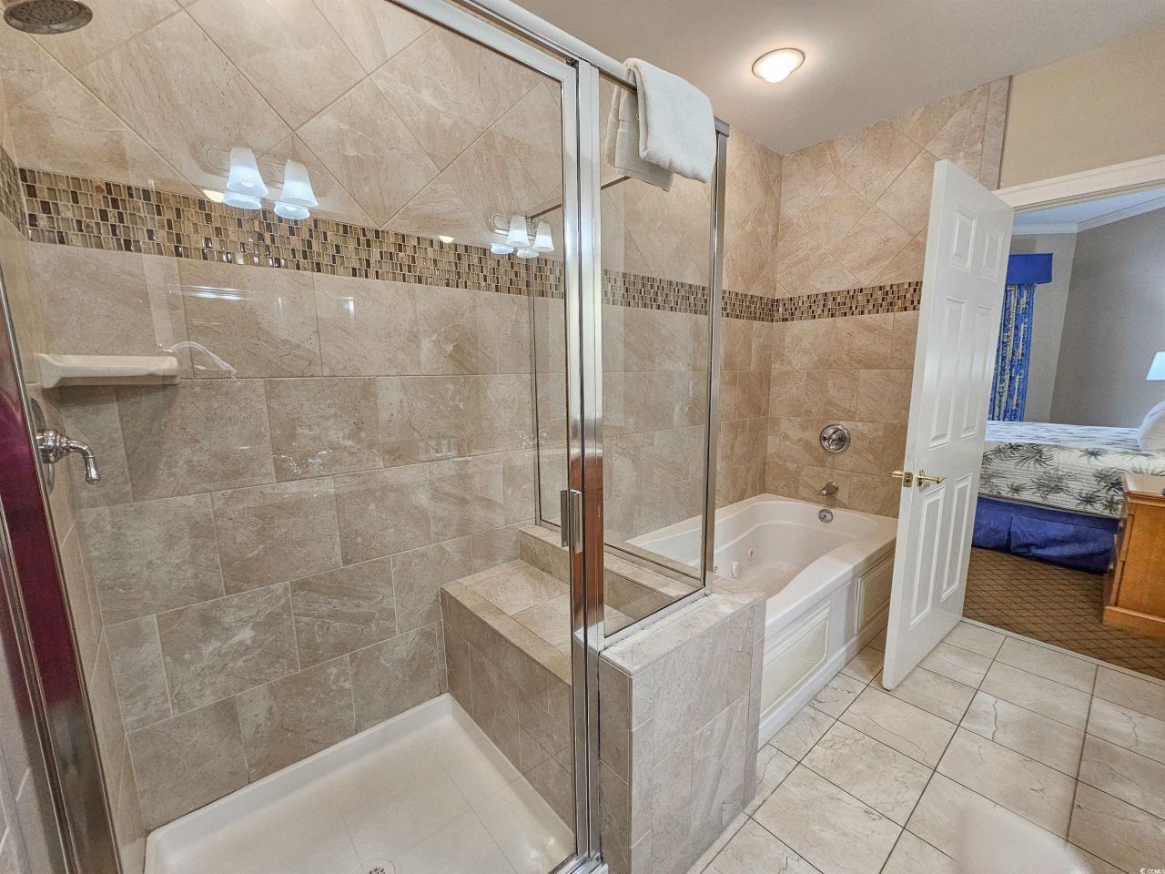 9994 Beach Club Dr. Photo 20