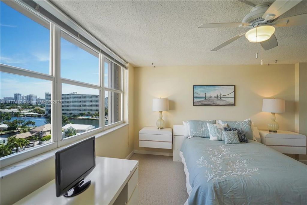 2881 NE 33rd Ct, Unit PHC, Fort Lauderdale, FL 33306 Photo