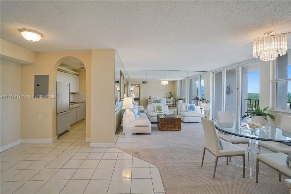 2881 NE 33rd Ct, Unit PHC, Fort Lauderdale, FL 33306 Photo