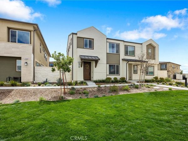 27632 Ensemble Place, Valencia, CA 91381