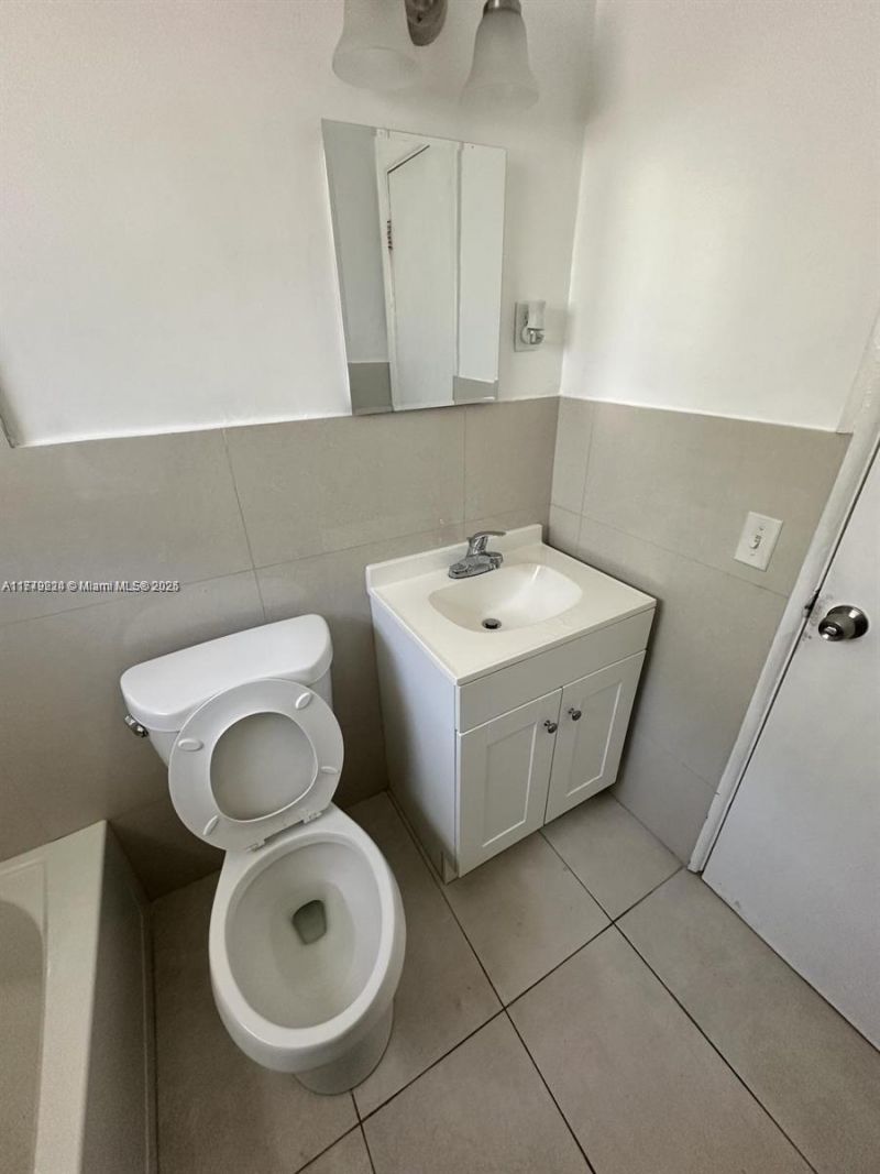 756 NW 5th St, Hallandale Beach, FL 33009 Photo