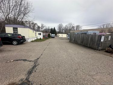 28730 GRAND RIVER Avenue, Farmington Hills, MI 48336