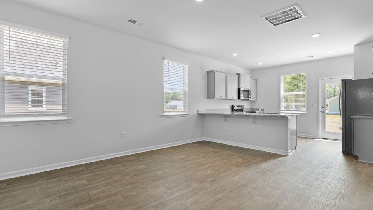 1821 Gordon Road Photo 14