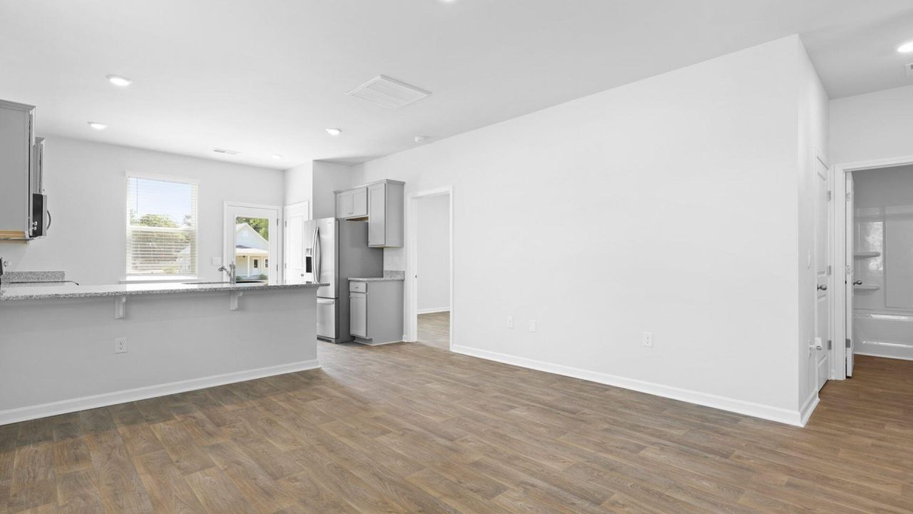 1821 Gordon Road Photo 15