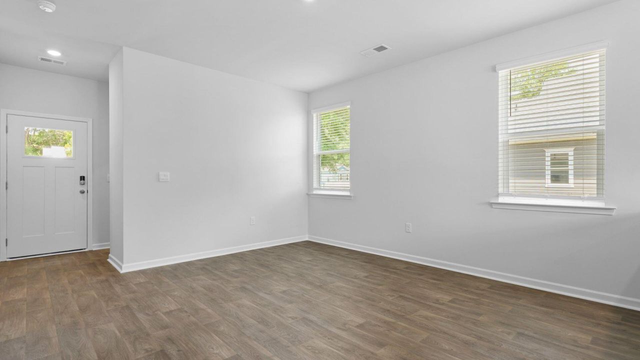 1821 Gordon Road Photo 17