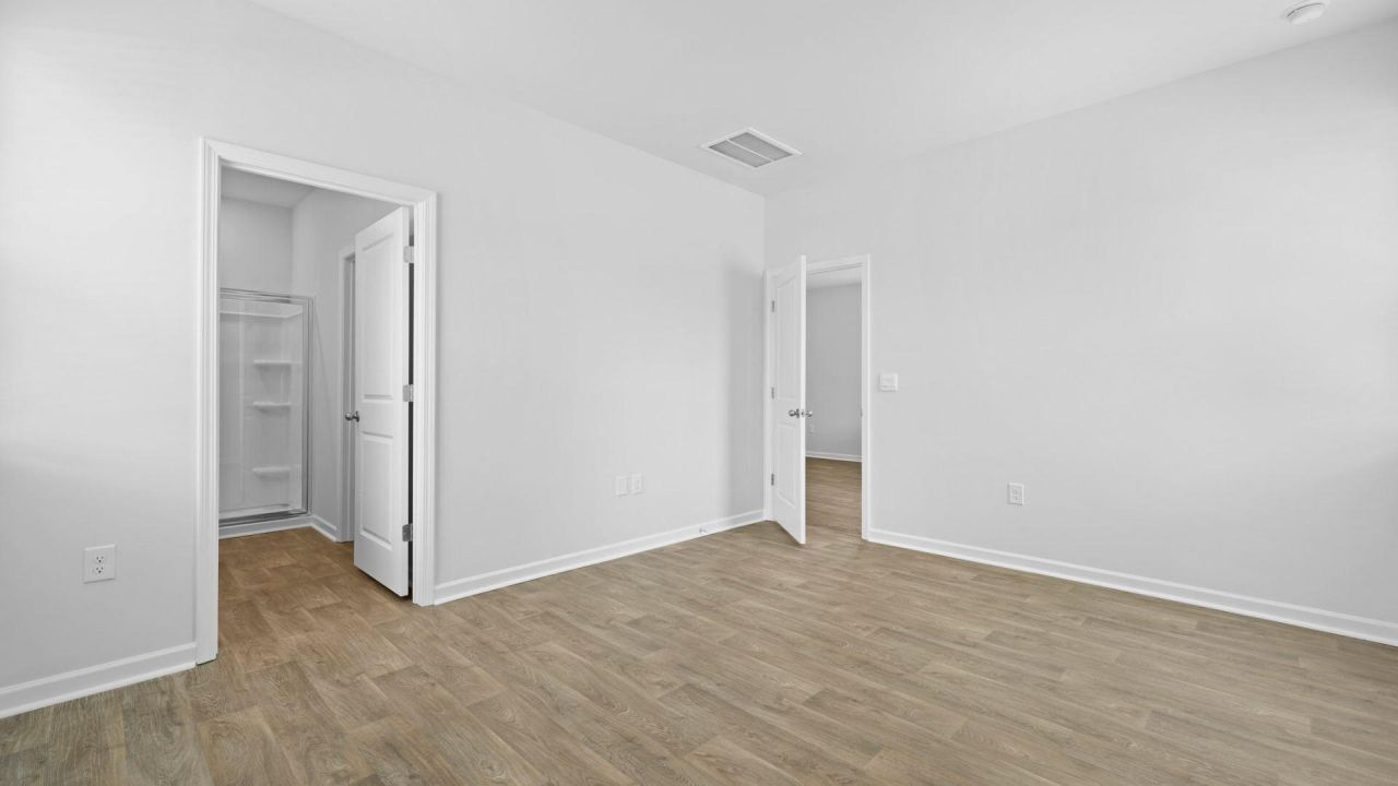 1821 Gordon Road Photo 20