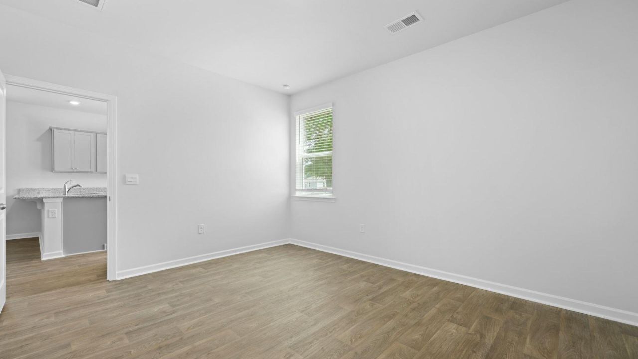 1821 Gordon Road Photo 21