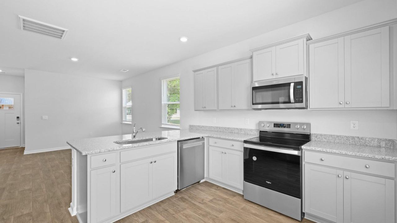 1821 Gordon Road Photo 8