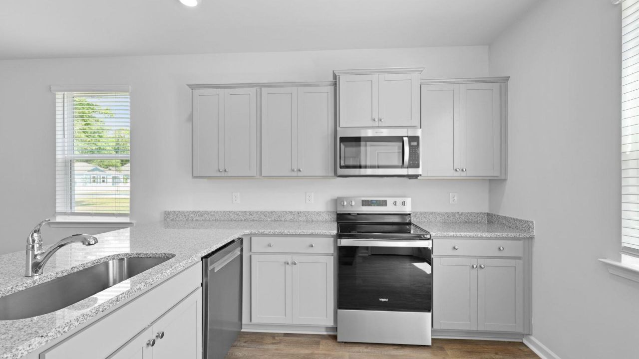 1821 Gordon Road Photo 9