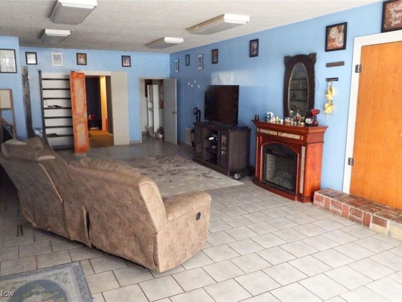 39 E Main Street, Crooksville, OH 43731 Photo 4