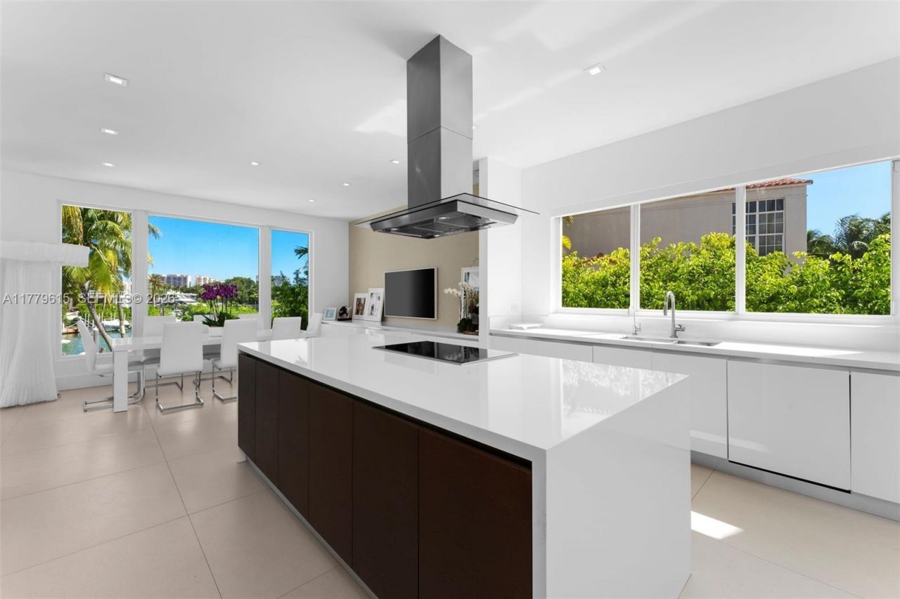 481 S Mashta Drive, Key Biscayne, FL 33149 Photo