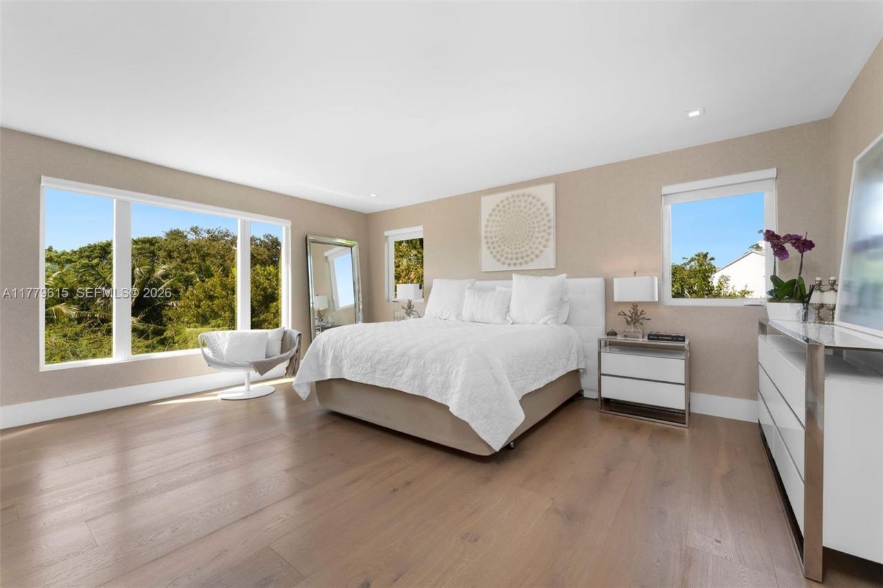 481 S Mashta Drive, Key Biscayne, FL 33149 Photo