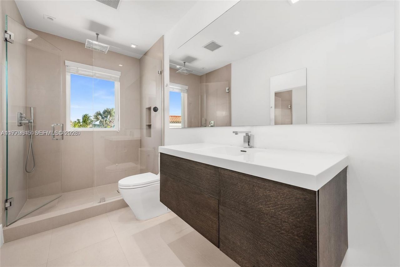 481 S Mashta Drive, Key Biscayne, FL 33149 Photo