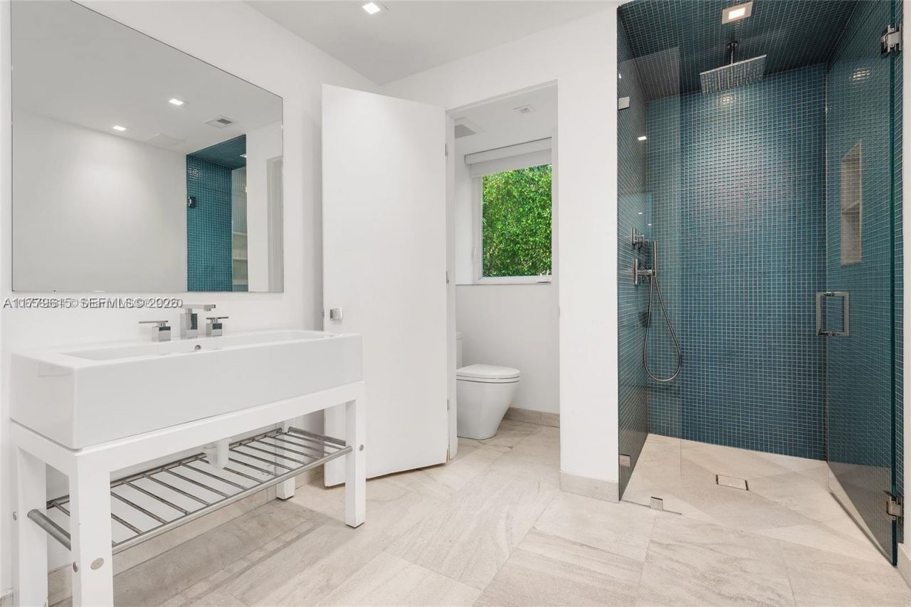 481 S Mashta Drive, Key Biscayne, FL 33149 Photo