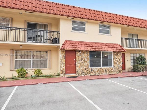 6668 SW 41st Pl, Unit 29, Davie, FL 33314