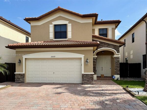 10060 NW 86th Ter, Doral, FL 33178
