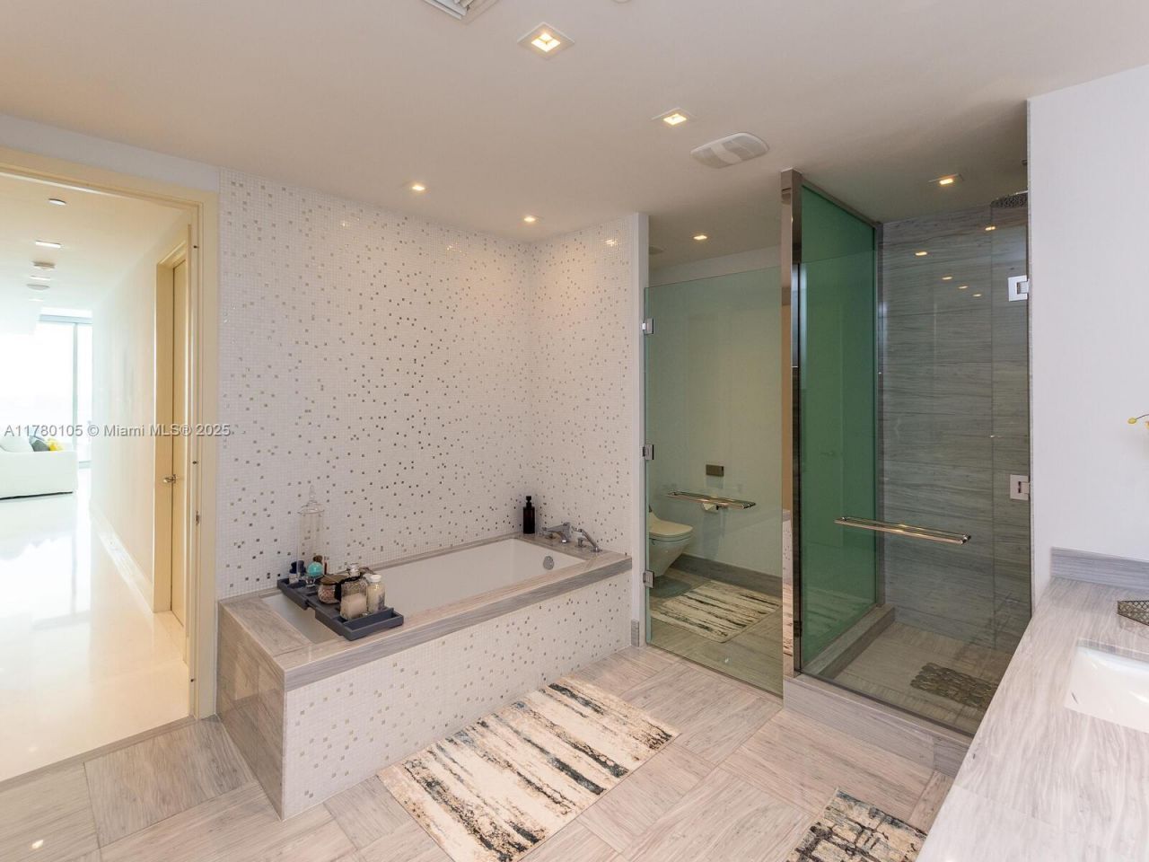 16901 Collins Ave, Unit 703, Sunny Isles Beach, FL 33160 Photo